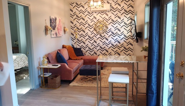 Retro Chic Private Highlands Getaway