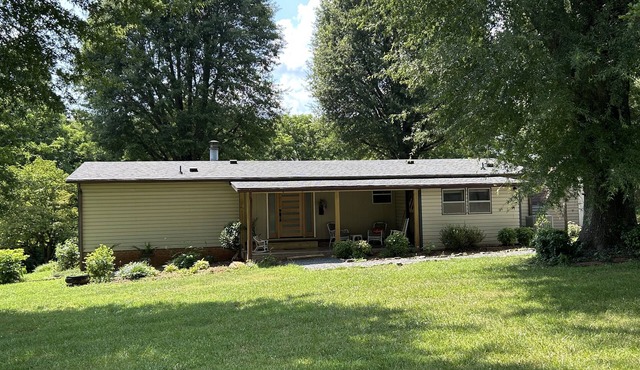 Retro Cottage FarmstaynMid-term Comfort for Family Relocations/Professionals