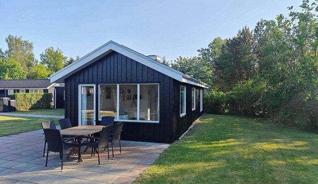 Retro cottage with fjord view