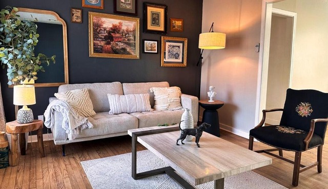 Retro Design House Nears The Zoo
