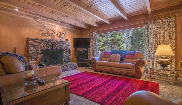 Retro Home in Chamberlands - Beach Access