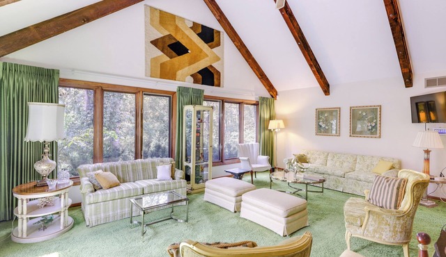 Retro Ohio Home on 1-Acre Property