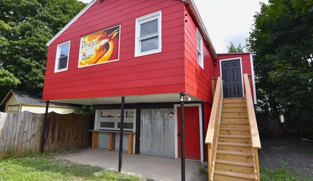 Retro on Maple Avenue