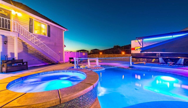 Retro Ranch-10bd-Pool-Hot Tub-Games-Pickleball
