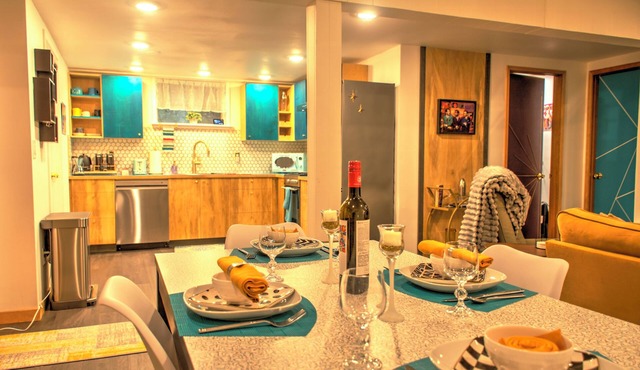 Retro Retreat 2 King bedroom home, free WiFi in charming Tumwater