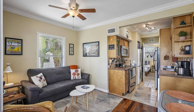 RETRO RETREAT in DTSP! Explore the downtown area!