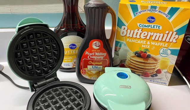 Retro Retreat with Waffles! Private/Close to BNA
