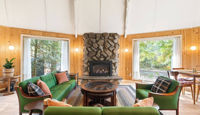 Retro River Cabin near Mount Hood - hot tub, games, Sandy River views!