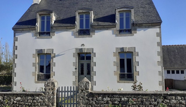 Retro style seaside house, La Torche surf spots, Pors Carn, pets allowed