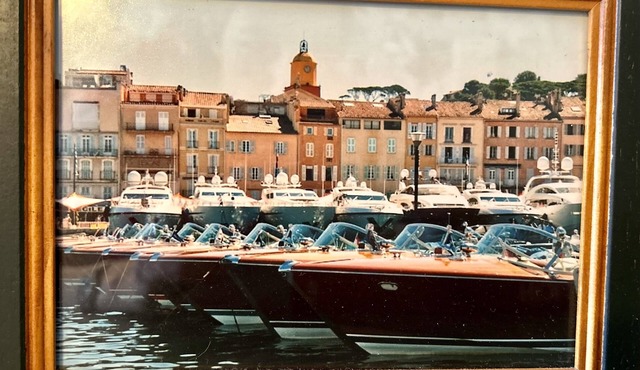 Retro vibe 2 bedroom house across from Castlecliff beach