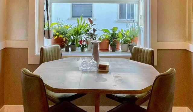 Retro Vibes - Updated 1950s 1 Br/1 bath Duplex Unit