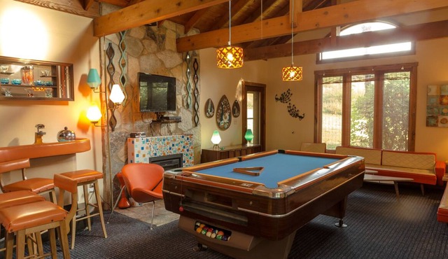 Retroville in Hocking Hills