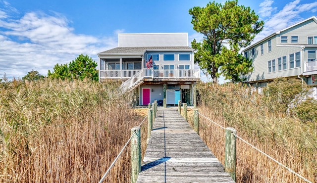 Return | Waterfront Views, 600' Pier, Decks, Boat-Friendly, Lighthouse + Wildlife Vistas
