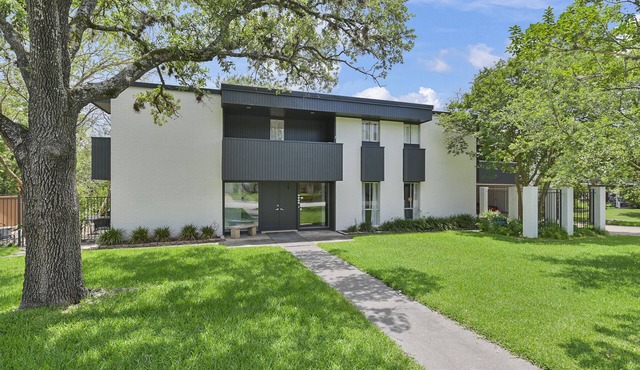 Reunion House: 6BR/4.5BA midcentury modern gem, 12 minutes from Kyle Field