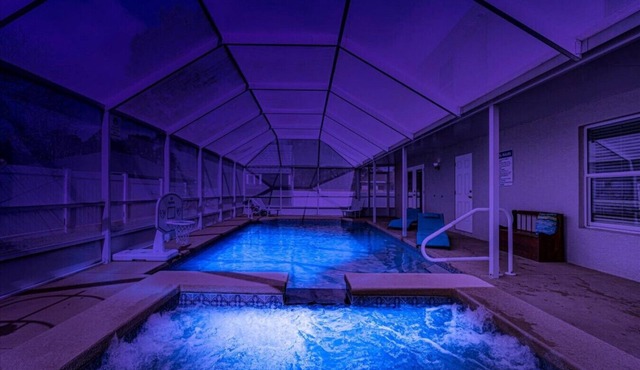 Reunion - Sleeps 26 hot tub 10 br 8 ba 6 mile beach