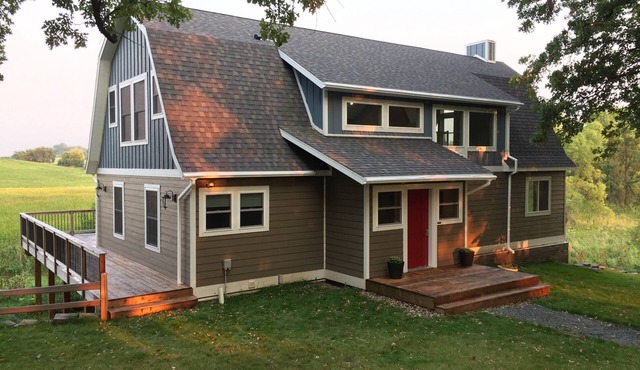 Reunions & Groups. Open space inside & out. Yoga loft. 45 acres. Scenic. Quiet.