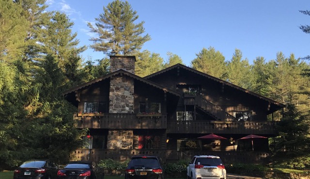 REUNIONS/RETREATS-SLEEPS 42! POOL-BEACH-TAVERN-GAME ROOM-BONFIRE- HIKE-FISH-BOAT