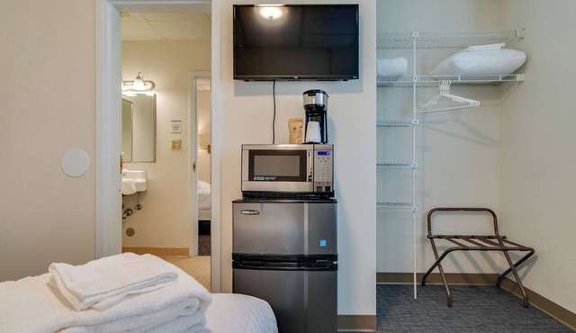 Revamped Dorm Room in Historic Building! Scarritt Bennett Center