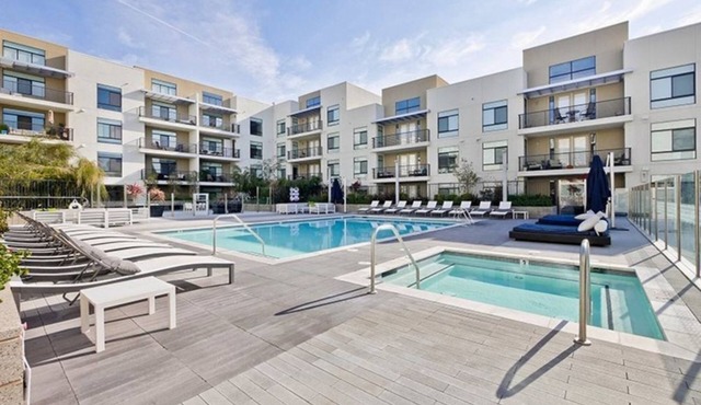 Revere Retreat – Modern 1BR with Pool
