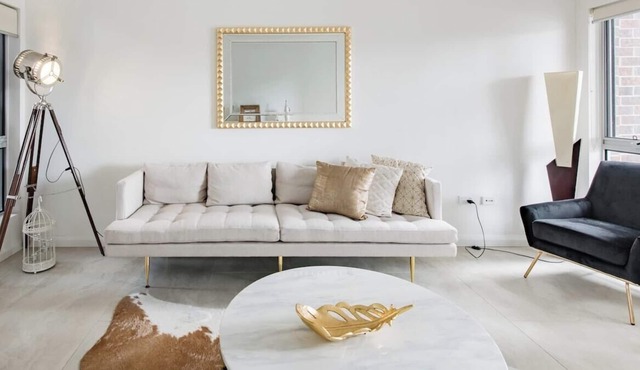 Revesby House · Clean Lines and Sophisticated Glass at a Revesby Sanctuary