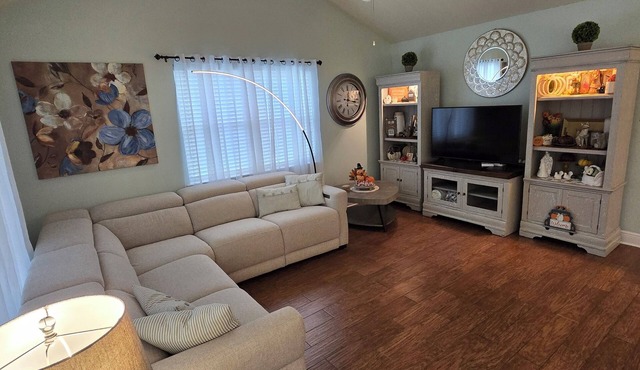 Reviews Location Amenities Pet Friendly Owner Managed-Do I have your attention?