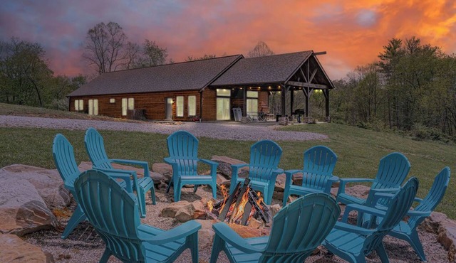Revive Ridge: Ranch-style lodge in Hocking Hills. Perfect for multi-generations!