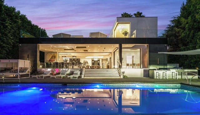 Rexford Modern - Living Art on Rexford Drive w/6BR Near the Golden Triangle