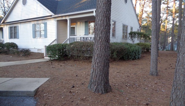 REYNOLDS GOLF COTTAGE. INQUIRE ABOUT OUR LONG-TERM RENTAL TERMS AND PRICING.