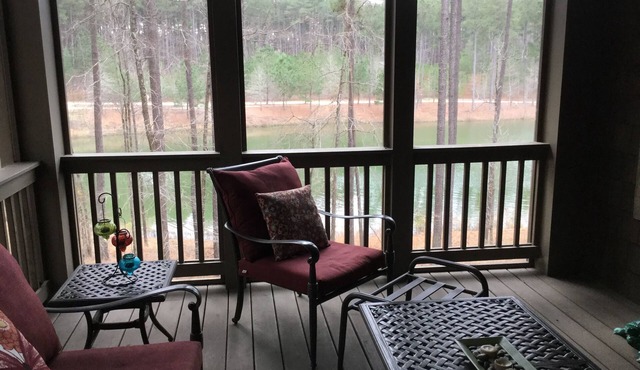 Reynolds Lake Oconee Cottage, 2 Miles from the Ritz Carlton.