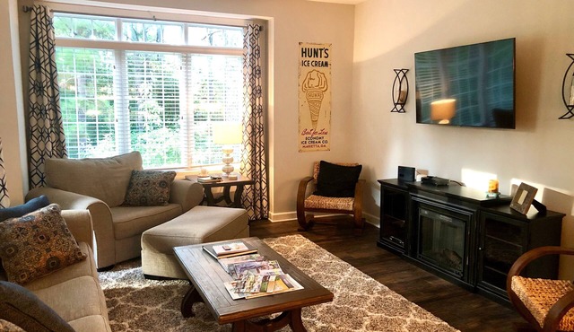 Reynolds Villa- Golf/Couples Retreat