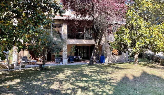 Rez-de-jardin Indépendant D'une Villa Traditionnelle en Provence 128m2