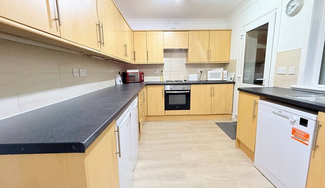 RF-Entire House -Central Scotland-Falkirk| Self-Check-in |Pet-friendly | Parking