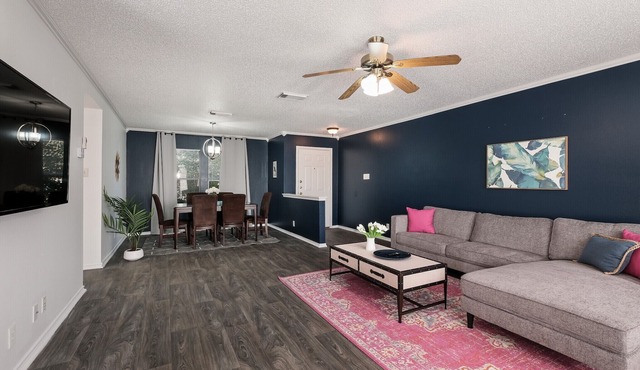 RF - Family Friendly Neighbor! Entire 3BR & 2B