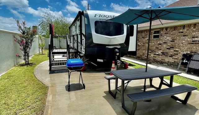 RGV > Camper- RV Live the Experience