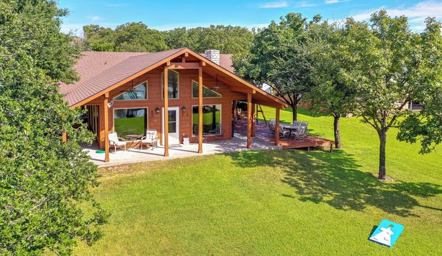 ‘Rhodes Retreat’ w/Dock on Cedar Creek Lake!