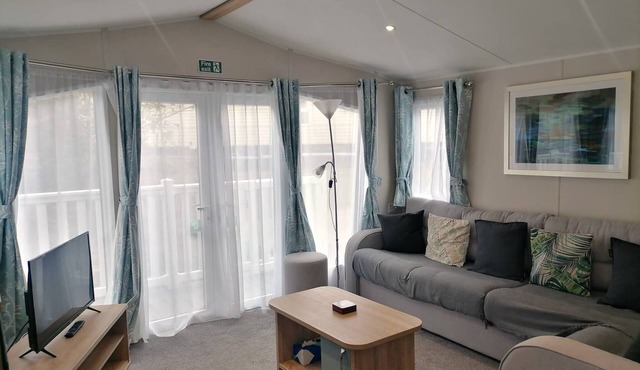 Rhodown - sun on the terrace all round