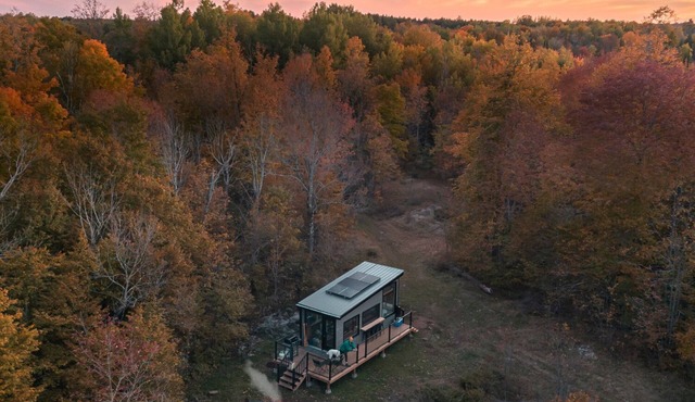 Rhya Cabin | Delightful Tiny Home with Parking