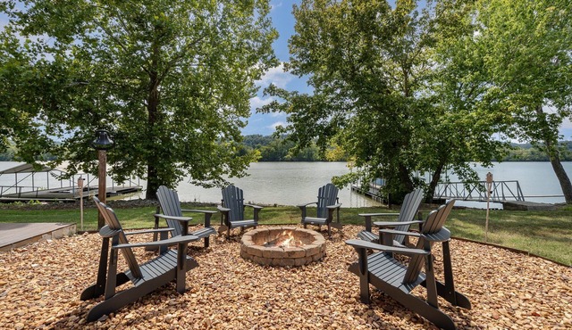 Rhythm on the River- Private Dock - Game room & more!