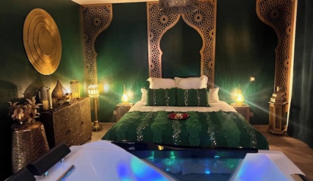 RIAD MAJORELLE HOUSE WITH JACUZZI NEAR DISNEY