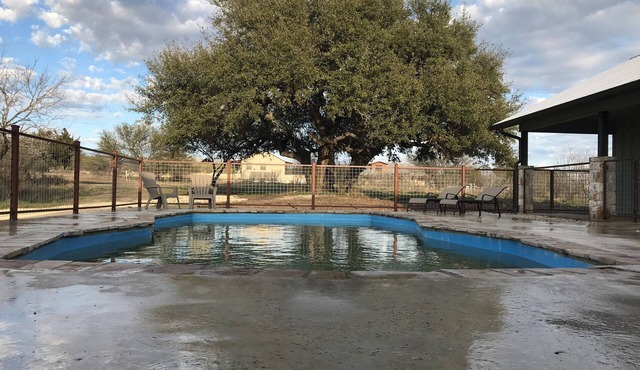 RIATA Del RIO. New 2019 Vacation Home! 5 bedroom, 6 bath, sleeps 26. Nice Pool.
