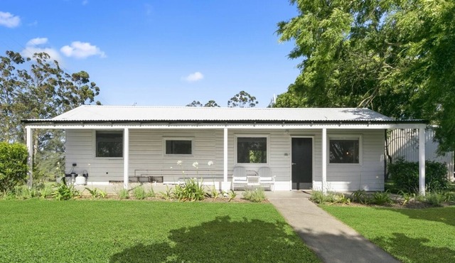 Ribba Cottage - Riverfront Cottage with Outdoor Bath