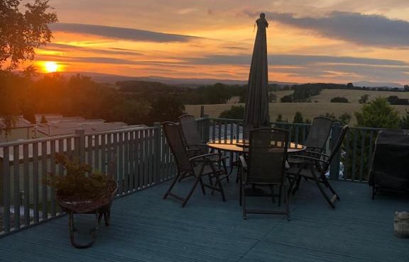 Ribble Valley Escape, 2 bed static caravan with views that take your breath away!