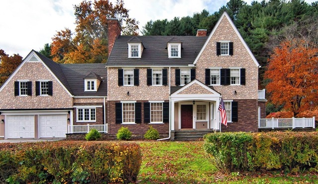 Rich Valley Estate 8 bdrm 12 bds 7 fireplaces 8 bath+Swim hole,Hunting & fishing