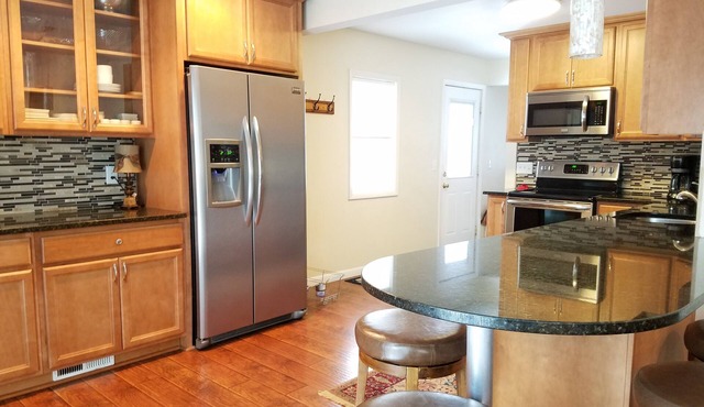 Richfield Charmer - Free WiFi and Close to MSP & Mall of America