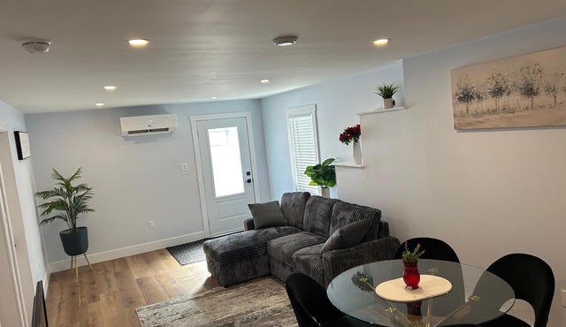 Richie's Place A Cozy 2-BR Apt in Fredericton