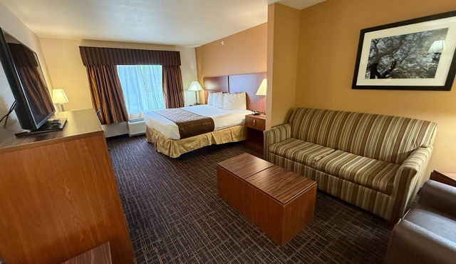 Richland Inn & Suites