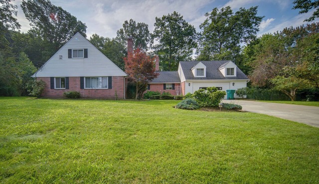 Richmond Heights Retreat w/Patio + Fire Pit!
