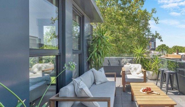 Richmond Retreat - unbeatable convenience and lifestyle at your doorstep