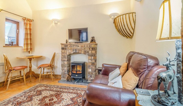 Rickyard Cottage- UK45535