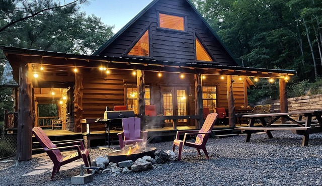 Ride to the trails from this secluded Luxury Cabin in Wolfpen Gap-Bear Mountain